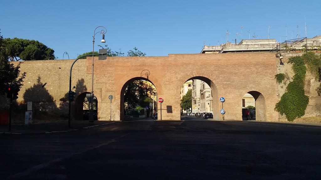 Termini Station Apartment Ai Due Cortili Presso Le Mura Aureliane Rzym Zewnętrze zdjęcie