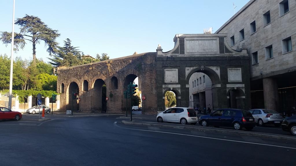 Termini Station Apartment Ai Due Cortili Presso Le Mura Aureliane Rzym Zewnętrze zdjęcie